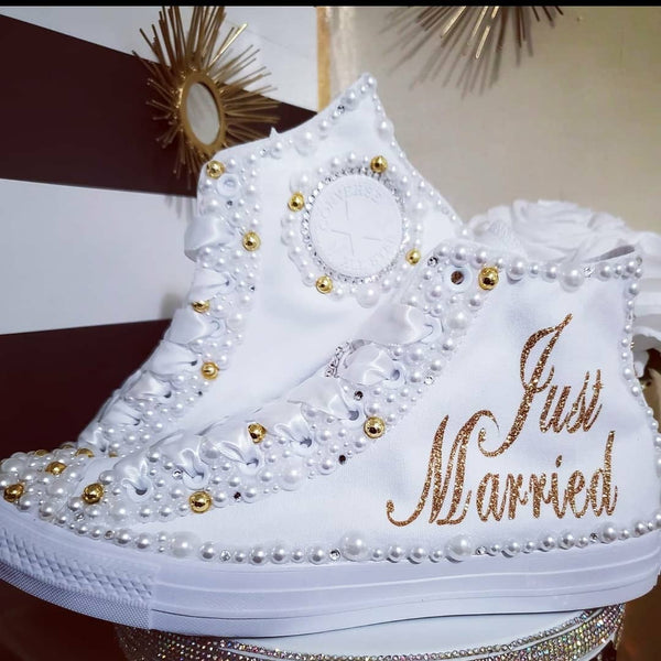 "Just Married" Pearl Converse